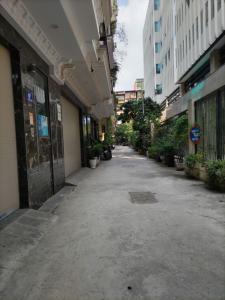 Đăng tin giúp hàng xóm: Căn hộ tập thể ngõ 6 Tôn Thất Tùng, 100 m2, 3ph ngủ, đủ công năng, nội thất tầm trung chỉ sẵn dùng, trên 3tỷ